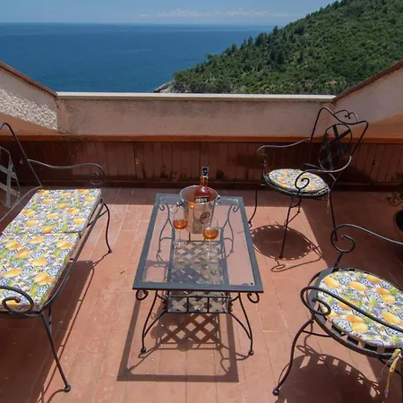 Villa Nsm Carlotta E Guarda Che Mare Con Vista Panoramica Pugnochiuso