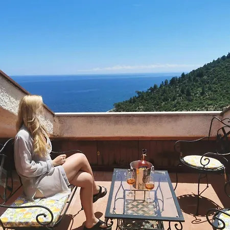 Nsm Carlotta & Guarda Che Mare Con Piscine Vista Mare Villa *